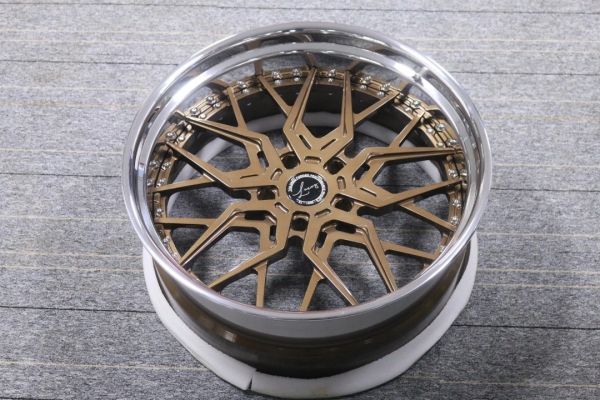 Revolver R28 Custom-Built Wheels 18–21″ — 2-Piece / 3-Piece product detail 3