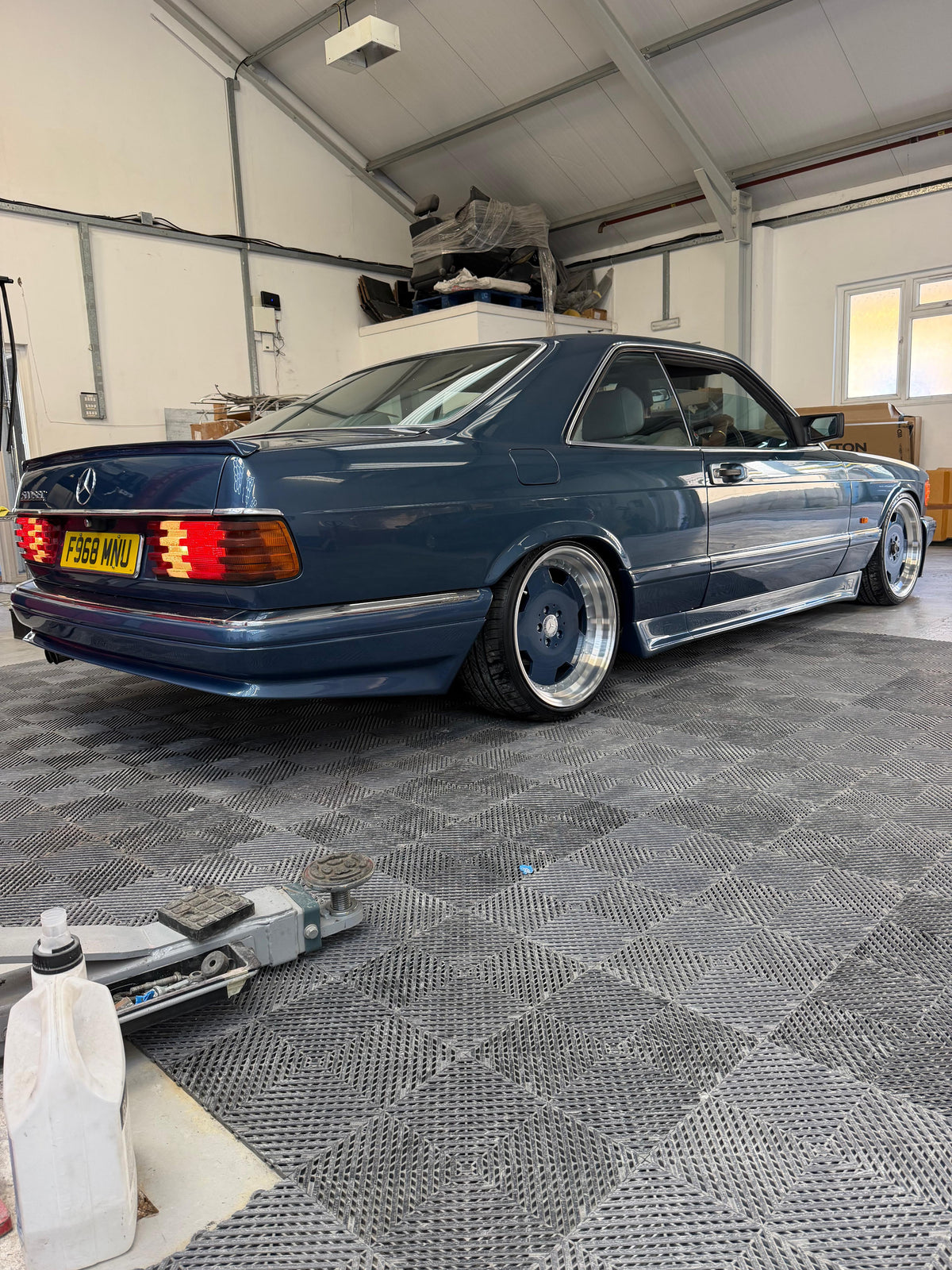 Mercedes-Benz SEC AMG Style Body Kit