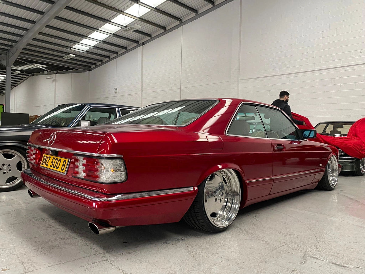 Red Mercedes-Benz C126 SEC coupe build